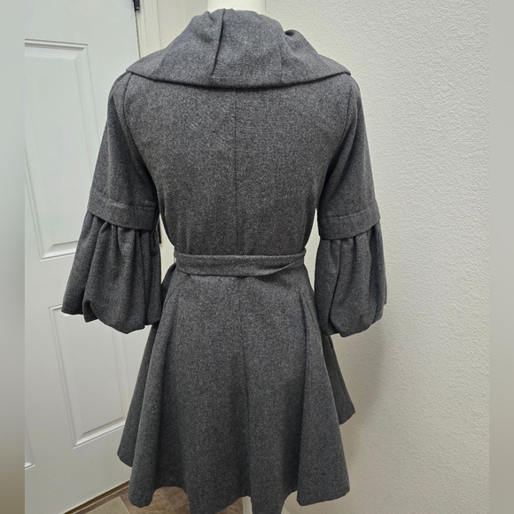Ryu gray coat s fits like xsmall - Picture 2 of 3